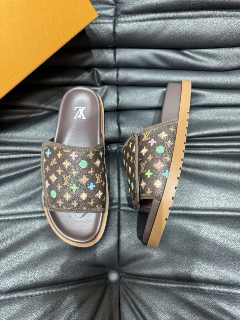 ModernLook Louis Vuitton Slippers 30561