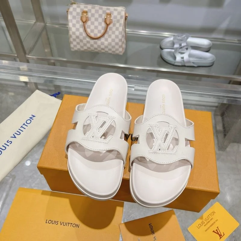 Neat Louis Vuitton Slippers 30557