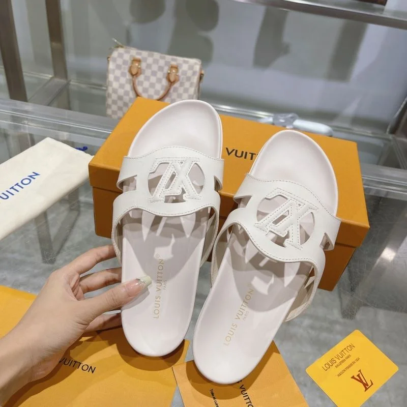 Neat Louis Vuitton Slippers 30557