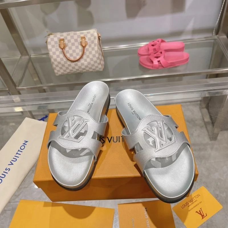 Neat Louis Vuitton Slippers 30556