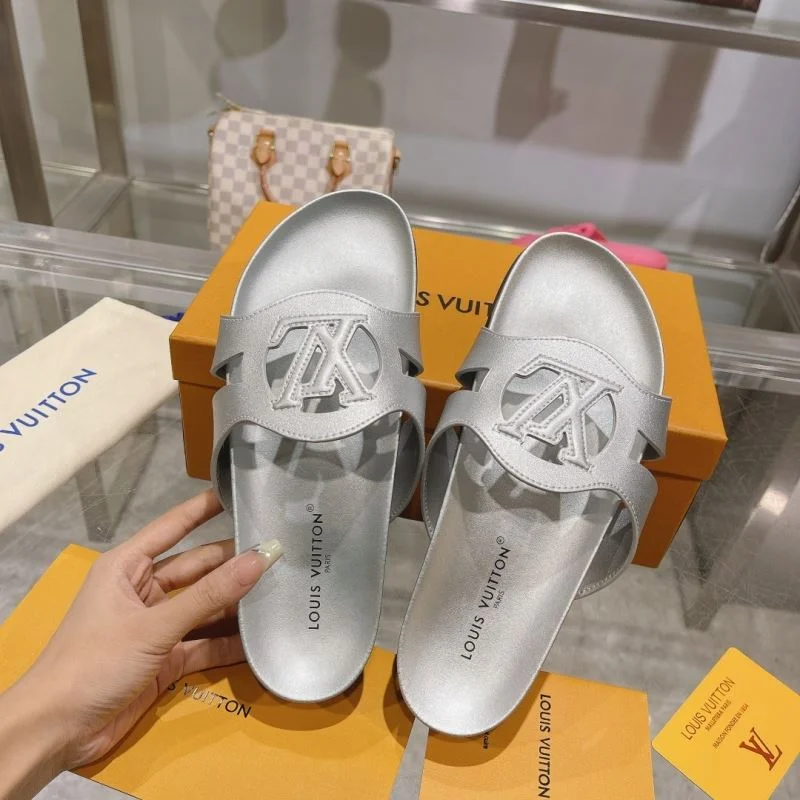 Neat Louis Vuitton Slippers 30556