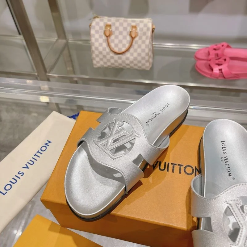 Neat Louis Vuitton Slippers 30556