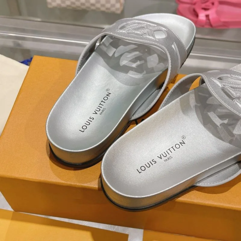 Neat Louis Vuitton Slippers 30556