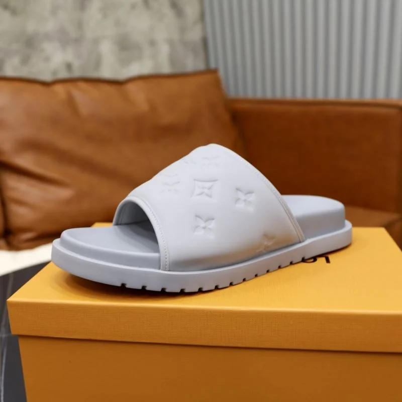Refined Louis Vuitton Slippers 30553