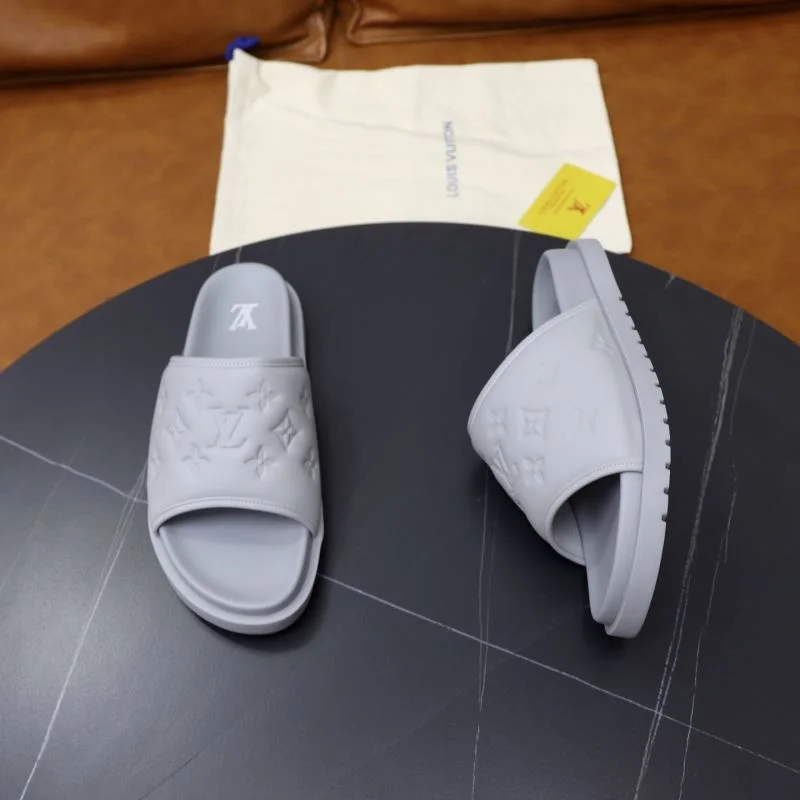 Refined Louis Vuitton Slippers 30553