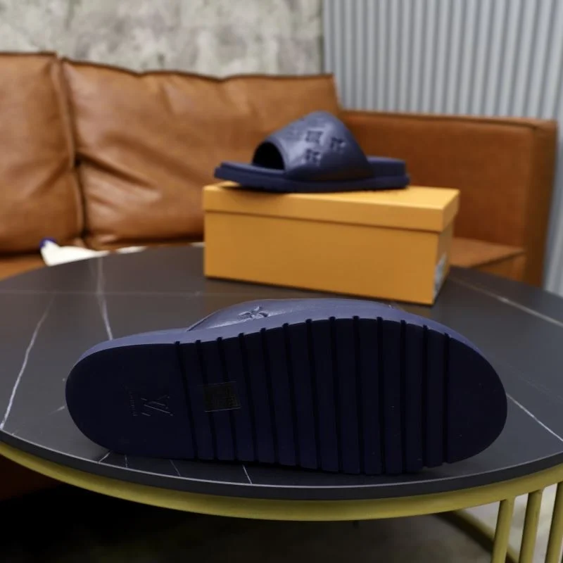 OnTrend Louis Vuitton Slippers 30539
