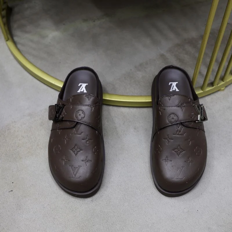 Stylish Louis Vuitton Slippers 30542