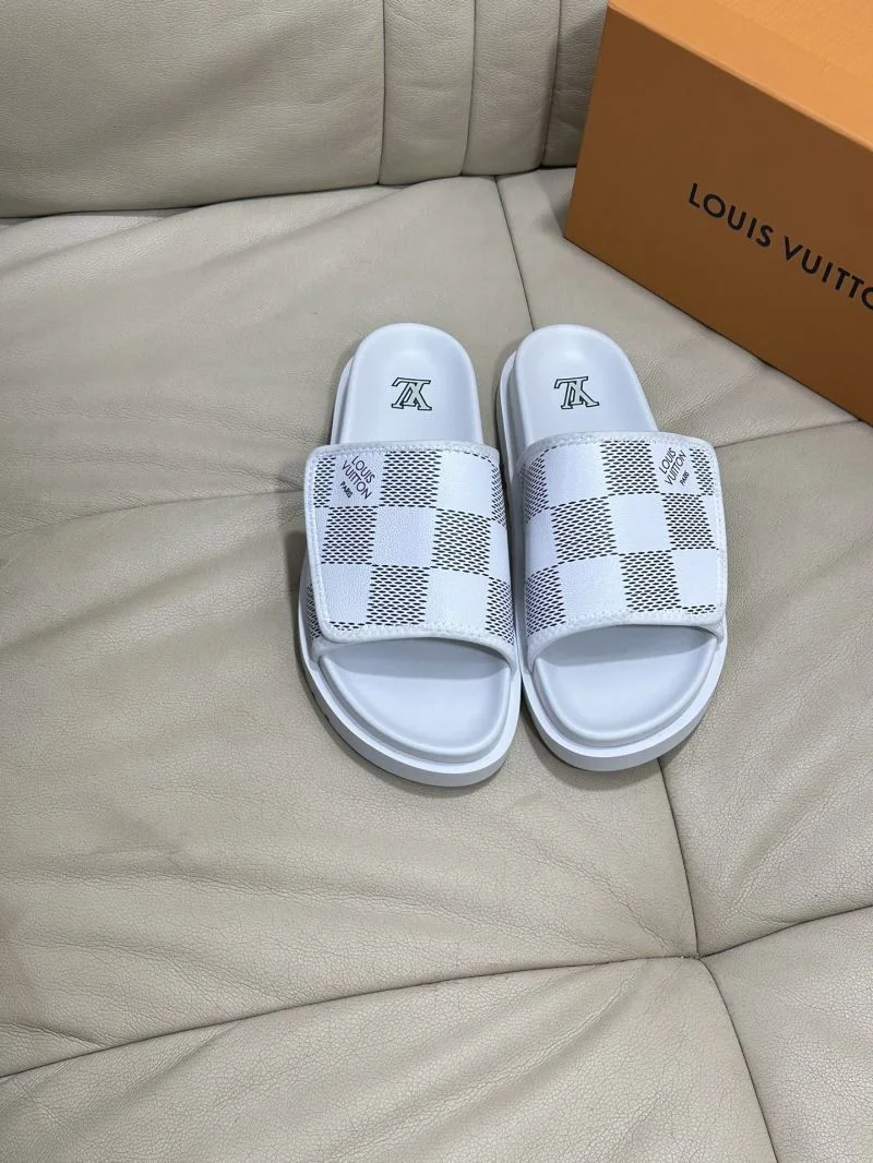 Trendsetting Louis Vuitton Slippers 30541