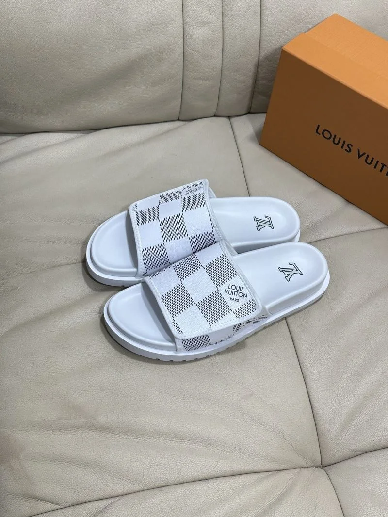 Trendsetting Louis Vuitton Slippers 30541