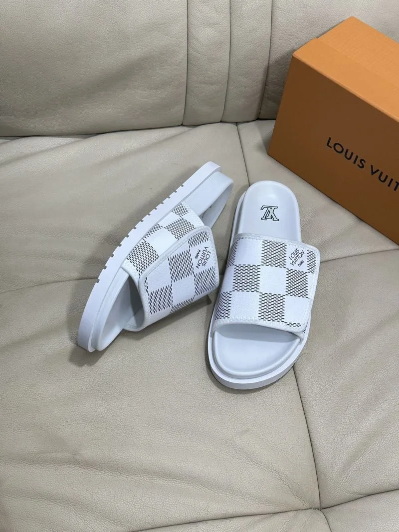 Trendsetting Louis Vuitton Slippers 30541