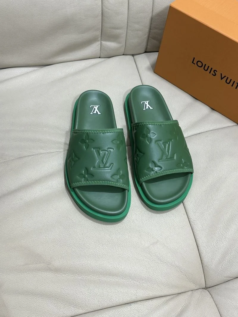Bold Louis Vuitton Slippers 30531