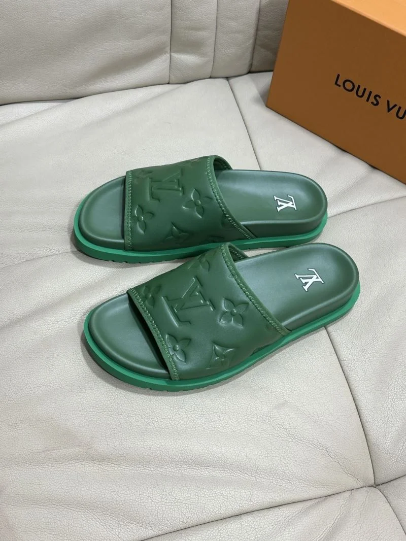 Bold Louis Vuitton Slippers 30531