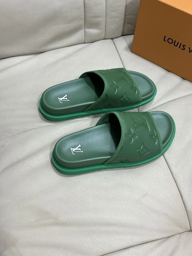 Bold Louis Vuitton Slippers 30531