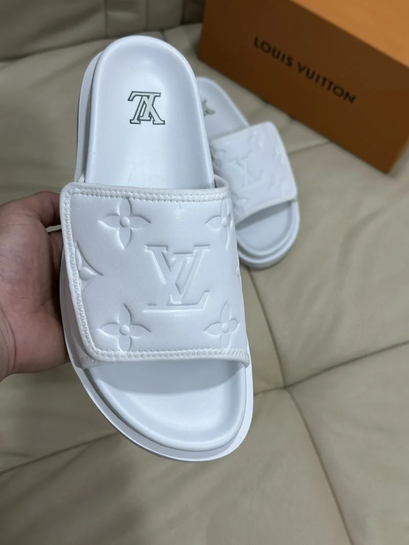 Louis Vuitton Slippers AllSeason 30527