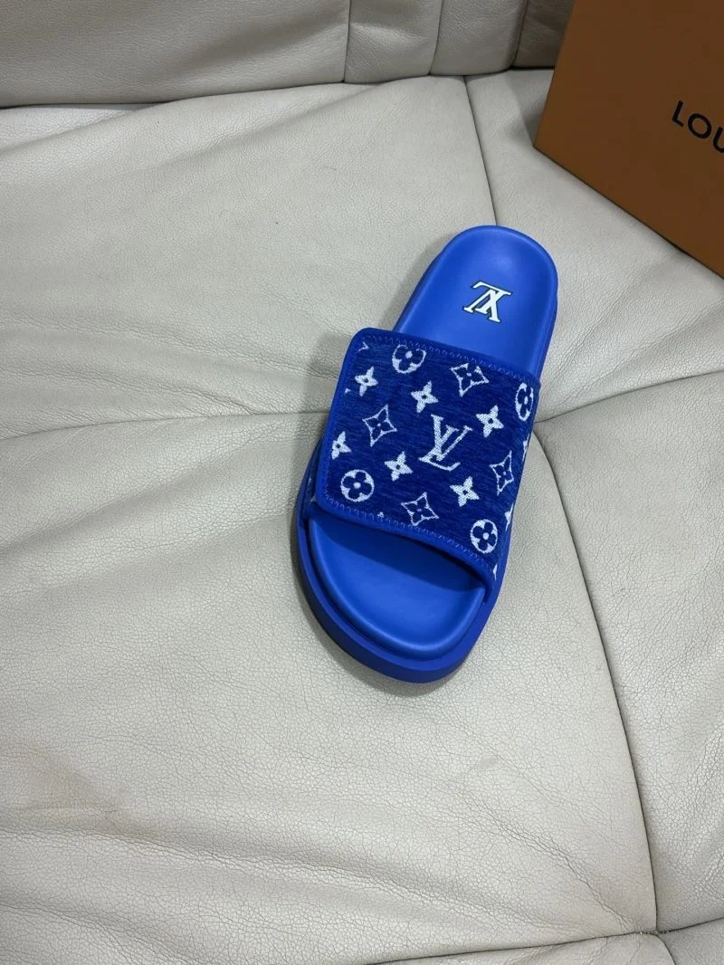 WaterResistant Louis Vuitton Slippers 30523