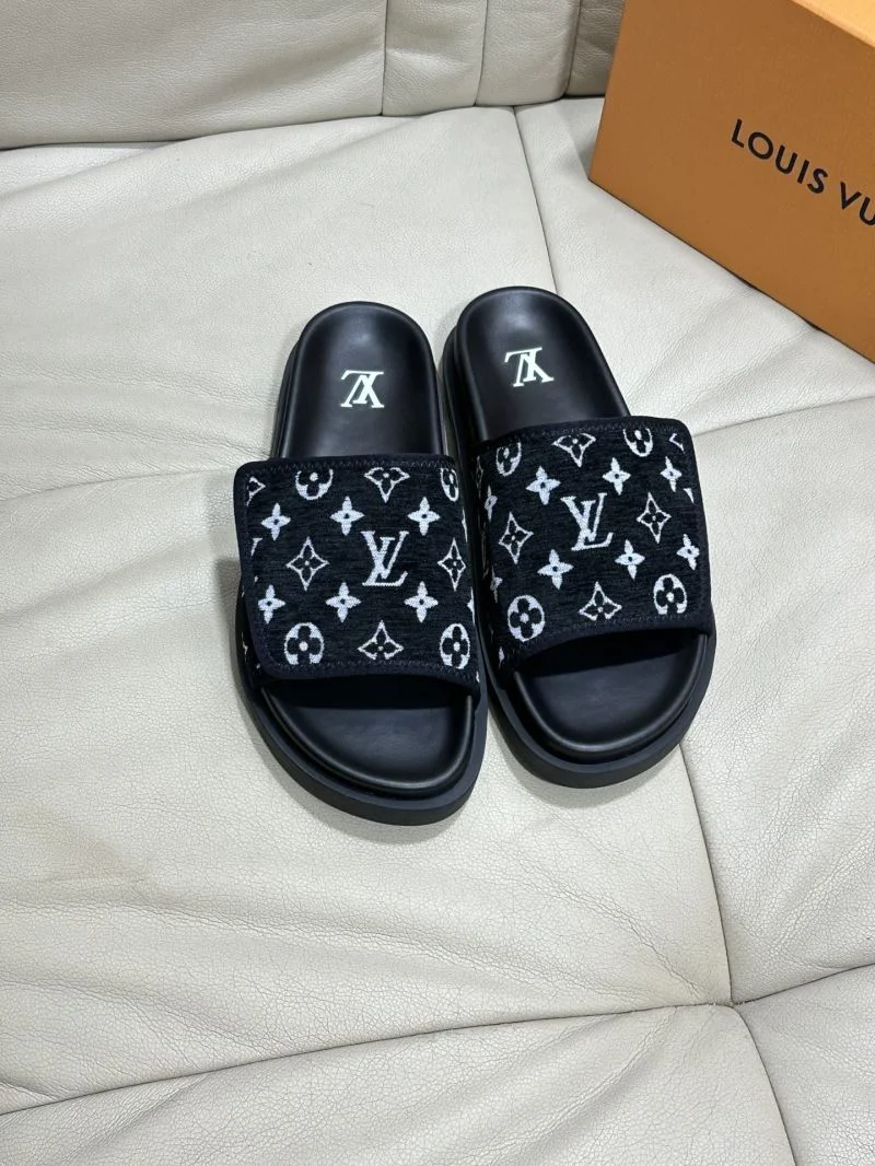 Louis Vuitton Slippers Chic 30520