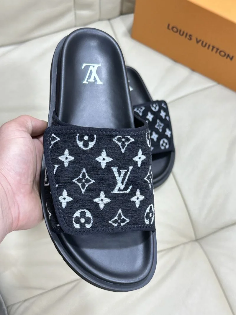 Louis Vuitton Slippers Chic 30520
