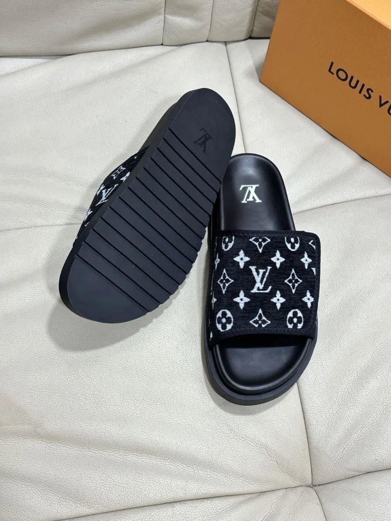 Louis Vuitton Slippers Chic 30520