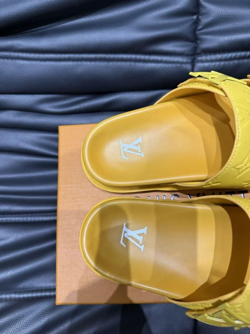NewStyle Louis Vuitton Slippers 30518
