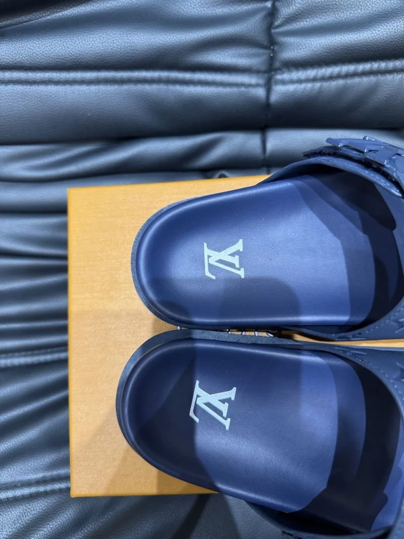 Colorful Louis Vuitton Slippers 30506