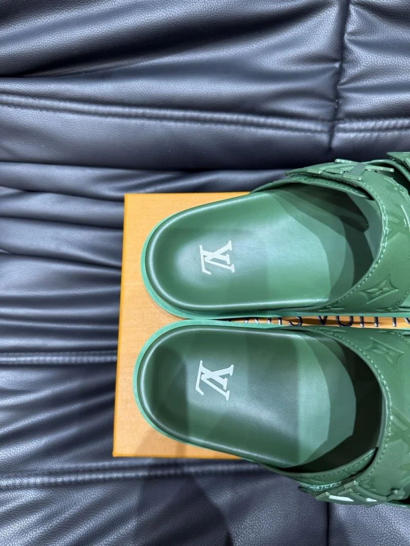 Vibrant Louis Vuitton Slippers 30507