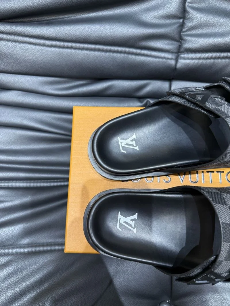 Classic Louis Vuitton Slippers 30511