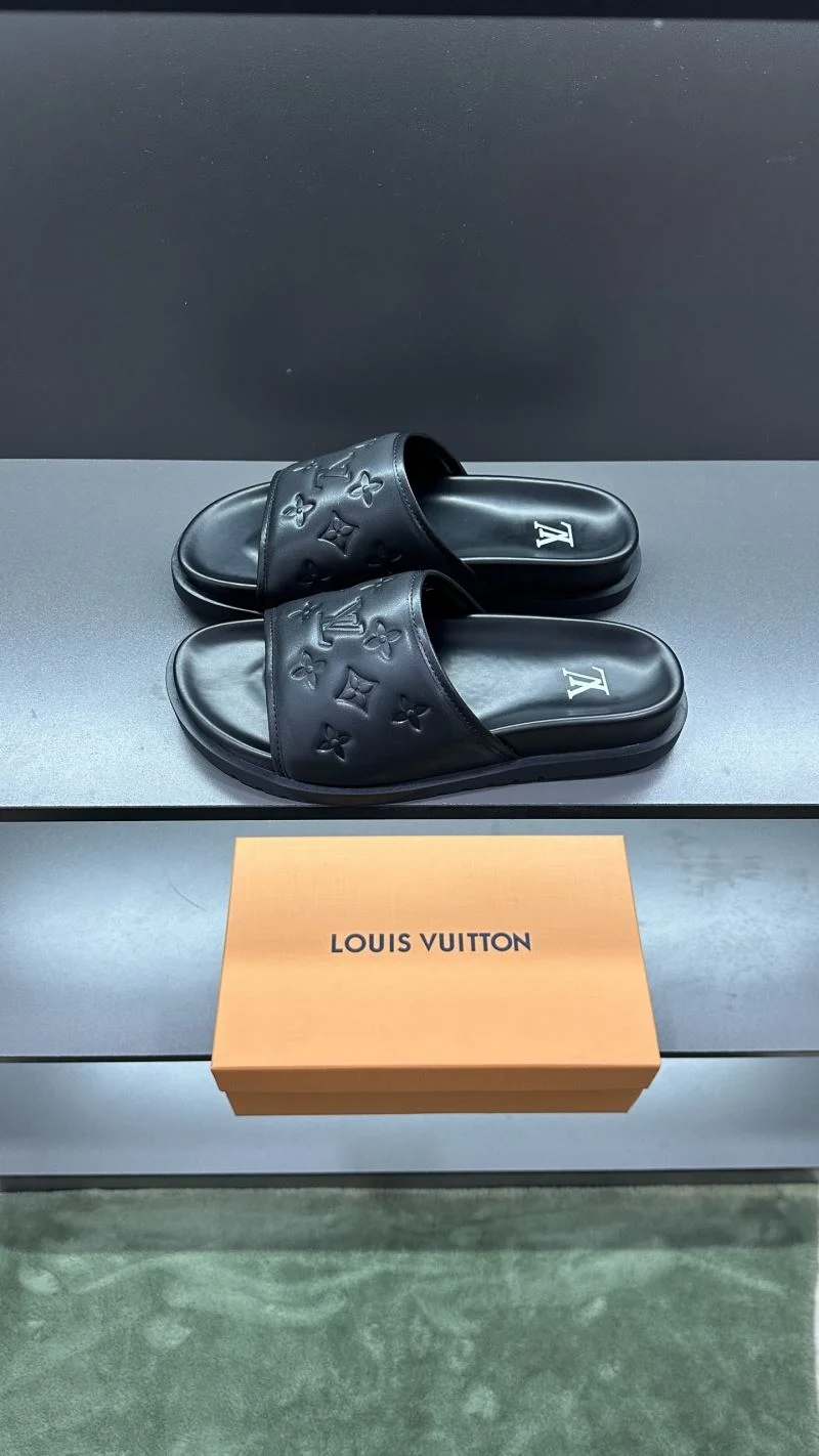 Casual Louis Vuitton Slippers 30515