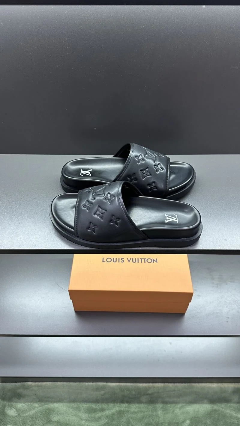 Casual Louis Vuitton Slippers 30515