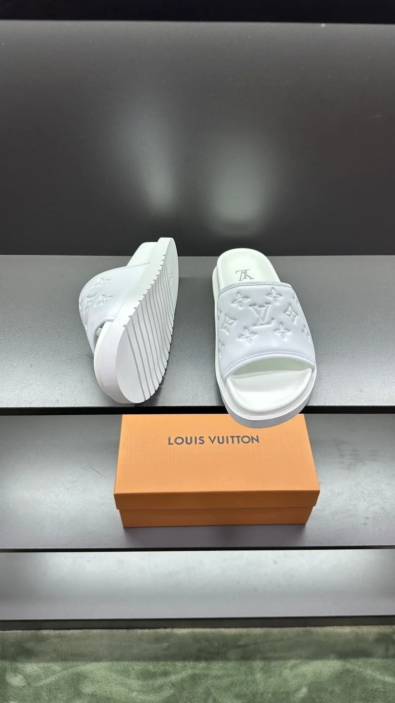 Louis Vuitton Slippers Soft 30492