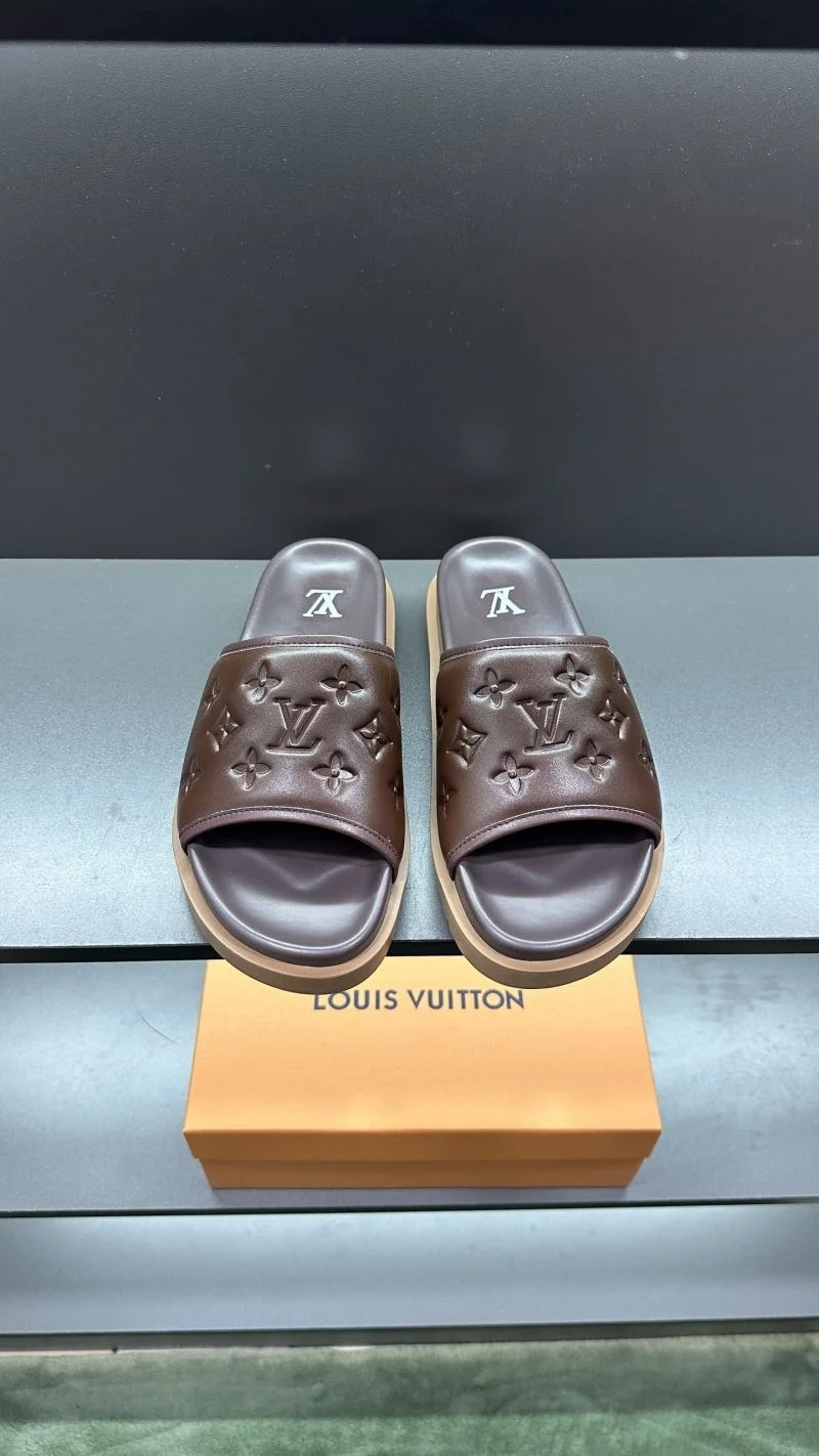 Modern Louis Vuitton Slippers 30484