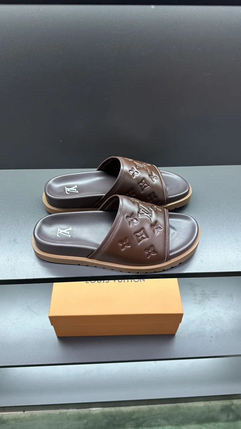 Modern Louis Vuitton Slippers 30484