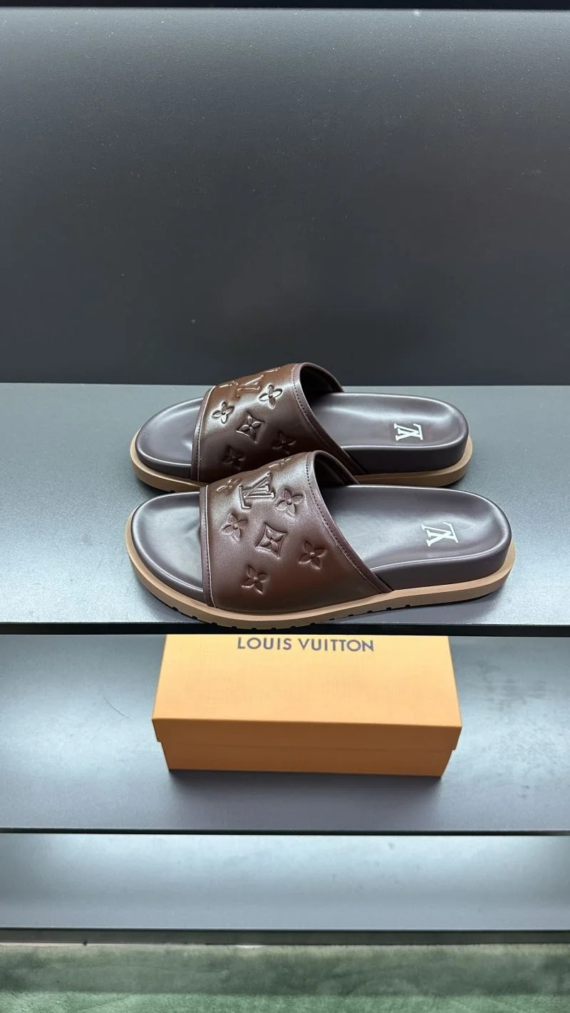 Modern Louis Vuitton Slippers 30484
