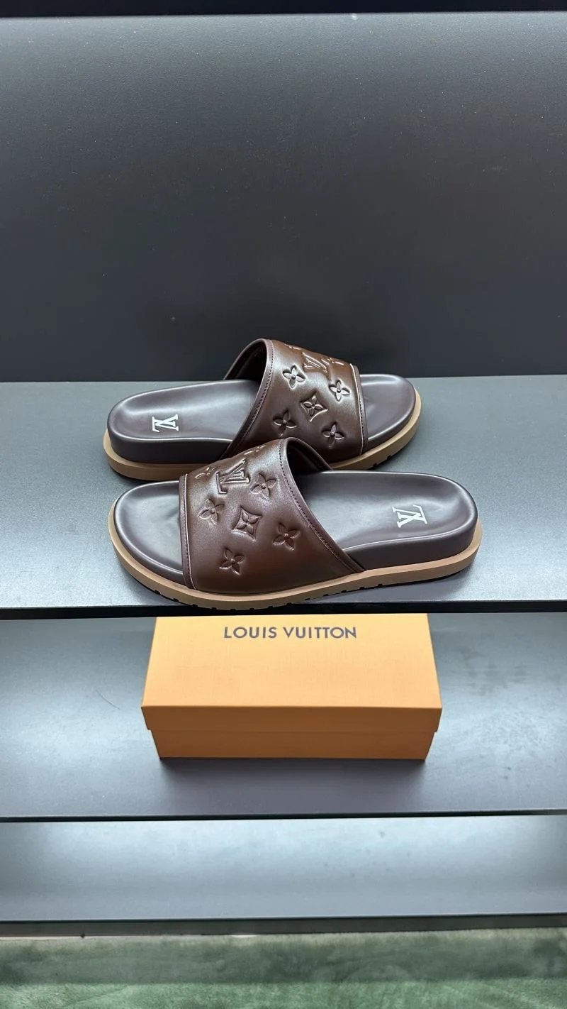 Modern Louis Vuitton Slippers 30484