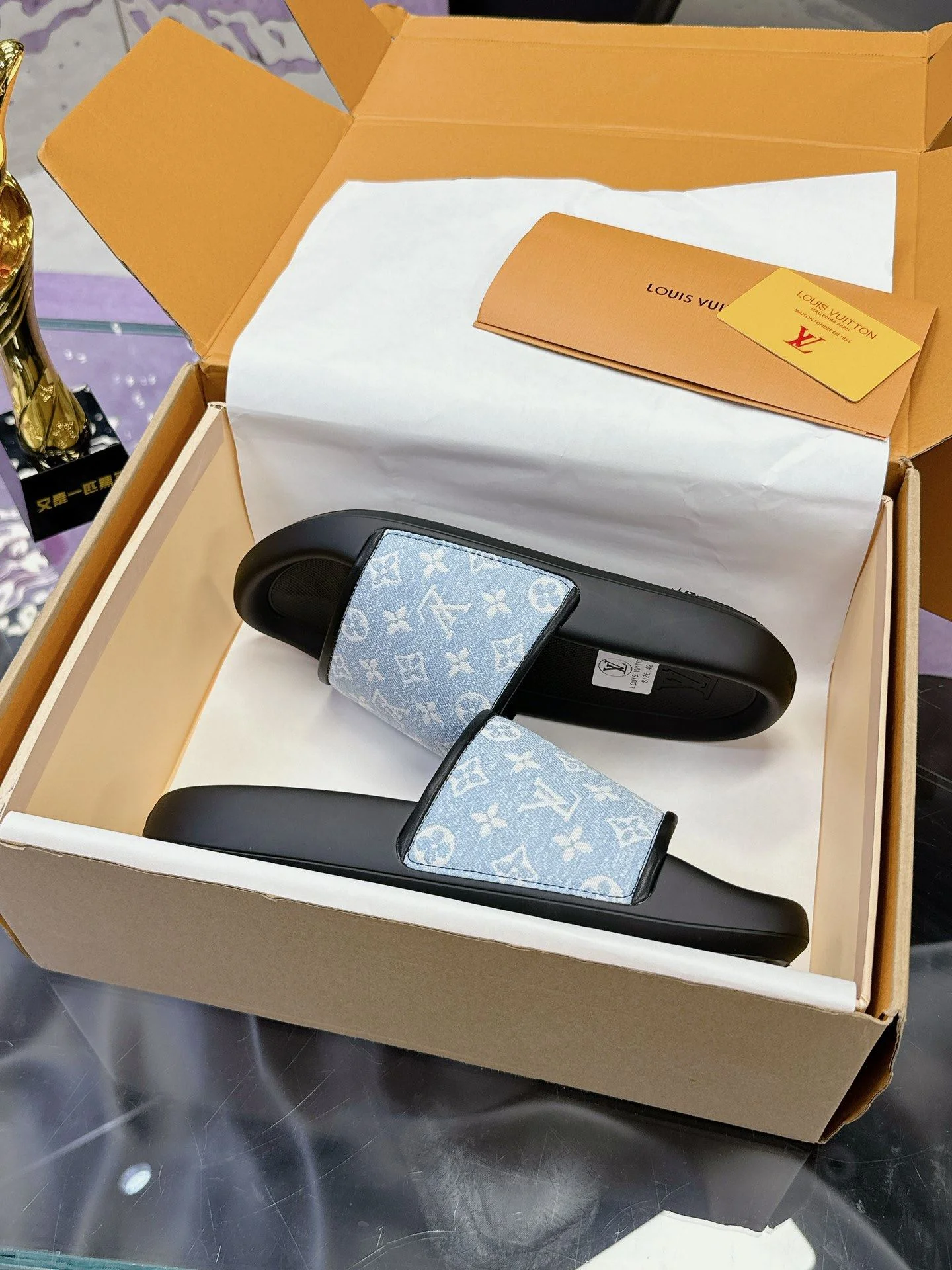 Sustainable Louis Vuitton Slippers 31594