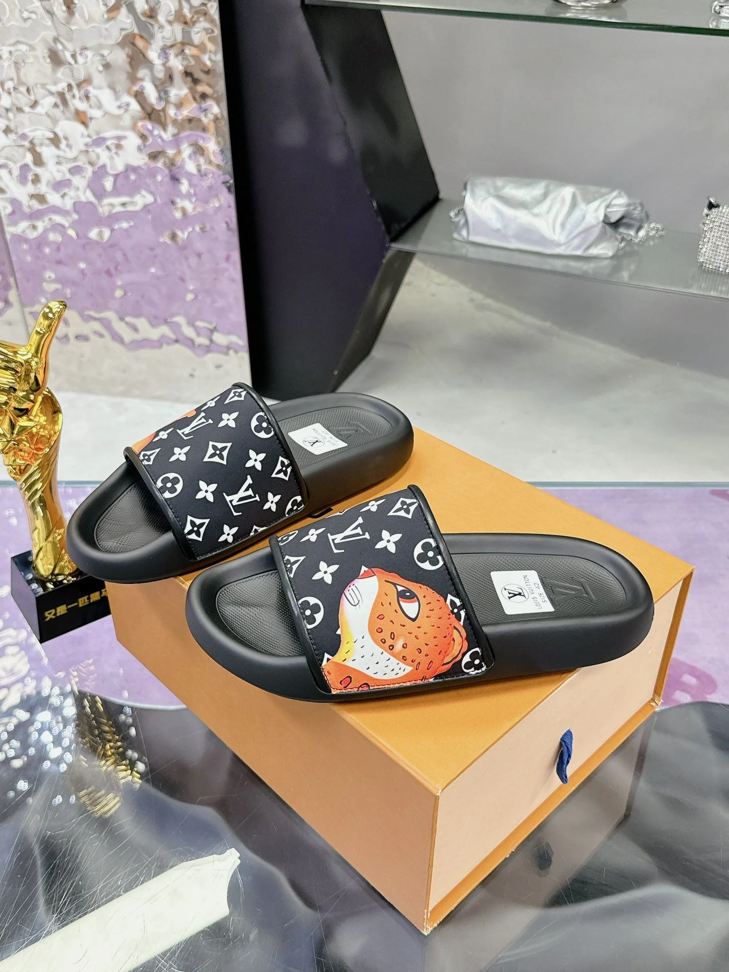 Upgraded Louis Vuitton Slippers 31582