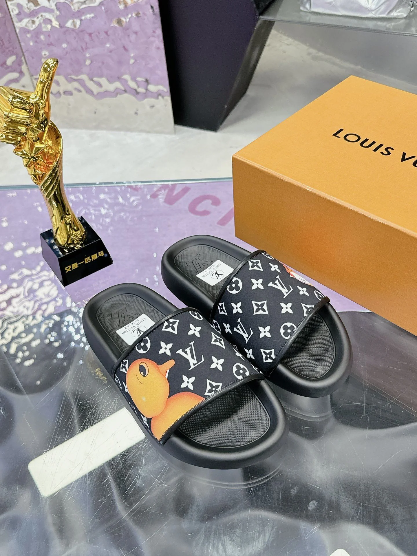 Upgraded Louis Vuitton Slippers 31582