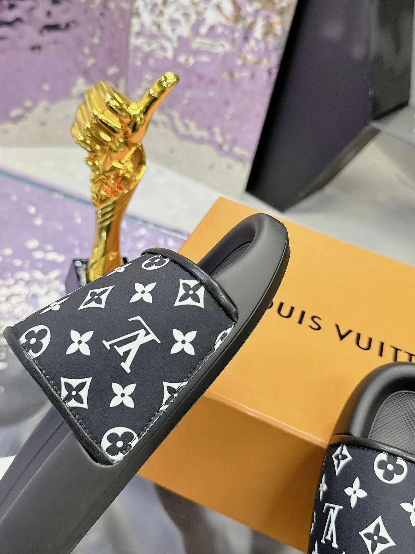 Upgraded Louis Vuitton Slippers 31582