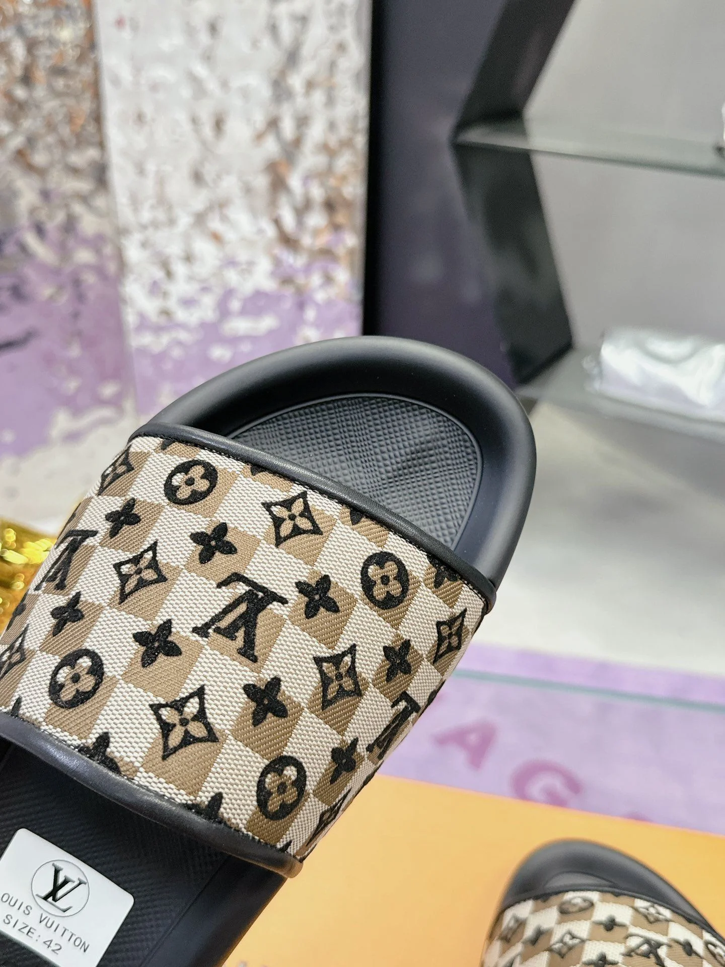Louis Vuitton Slippers Trendy 31589