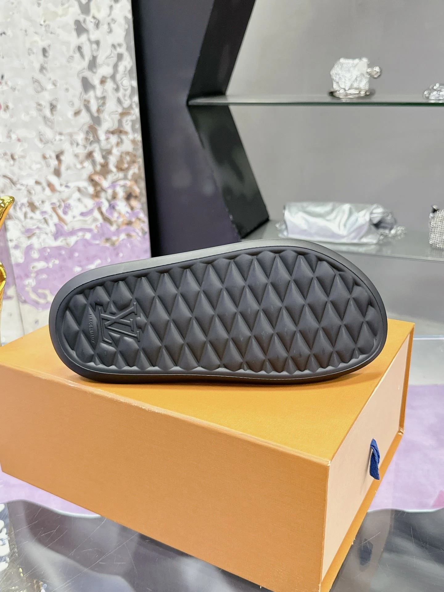 Louis Vuitton Slippers Trendy 31589