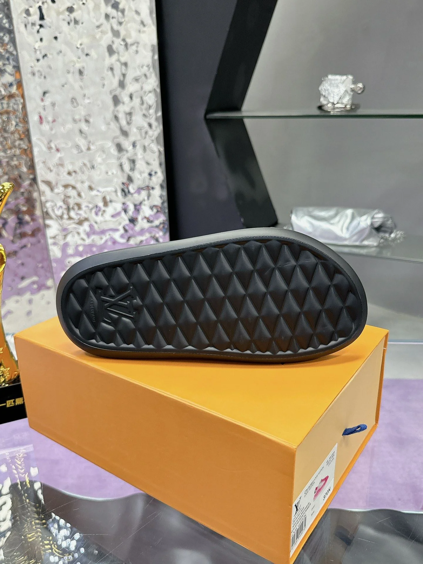SoftTouch Louis Vuitton Slippers 31585