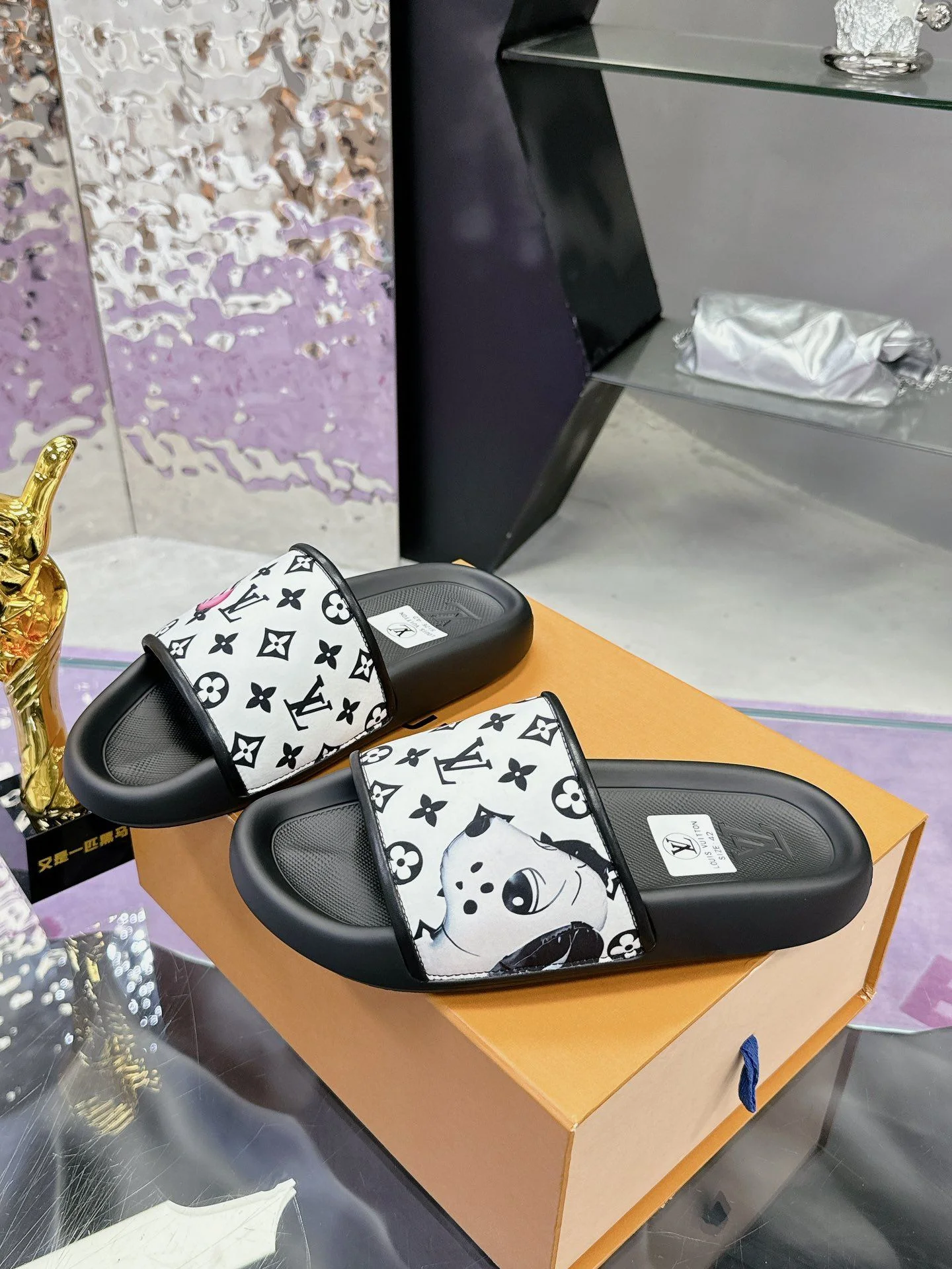 Louis Vuitton Slippers WeatherProof 31584