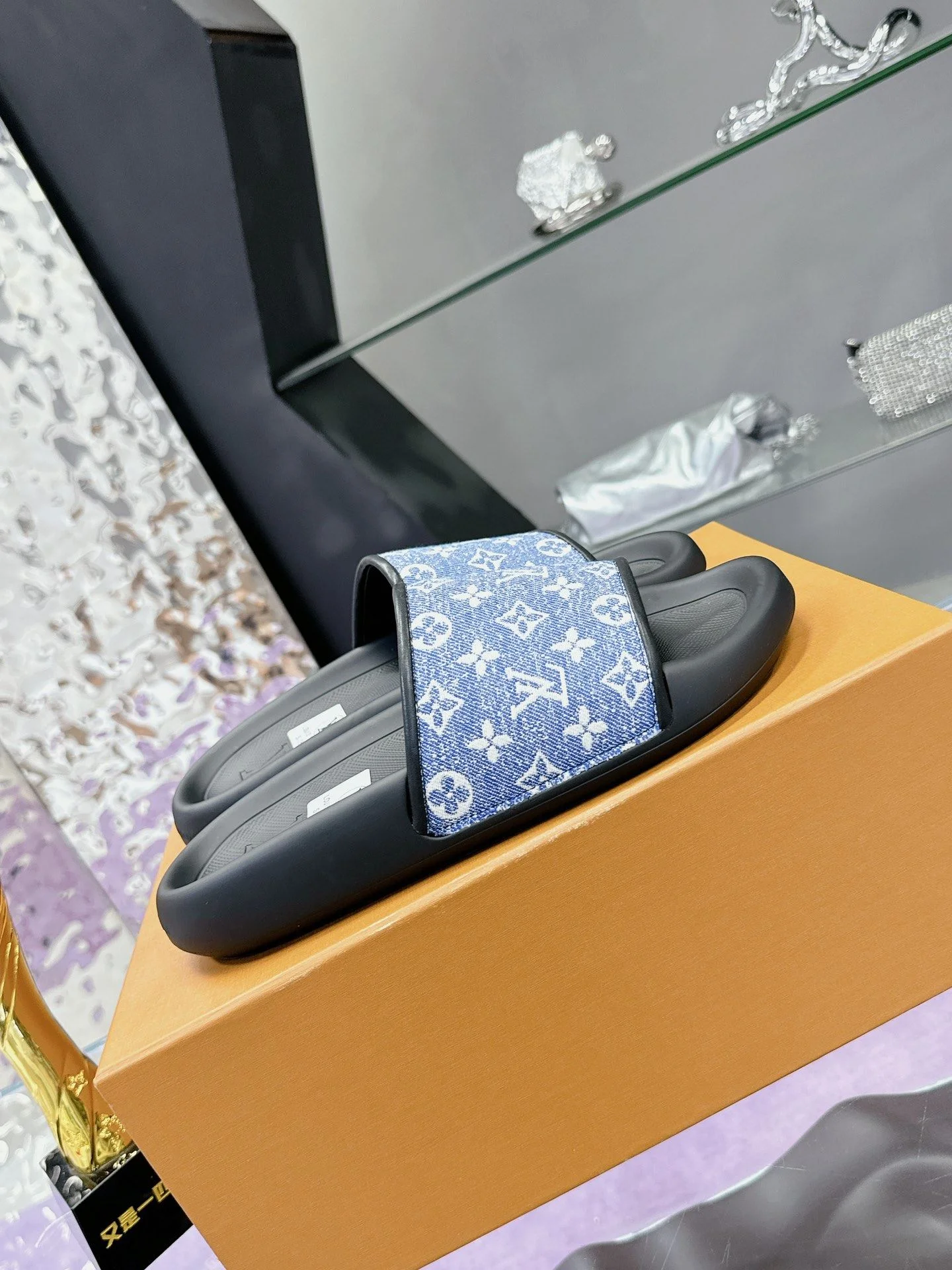 Louis Vuitton Slippers Trendy 31578