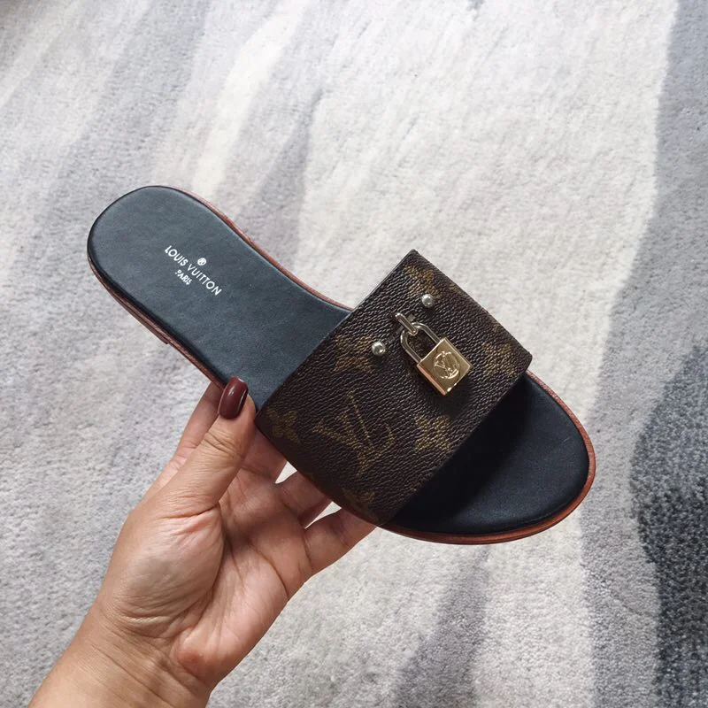 Neat Louis Vuitton Slippers 32232