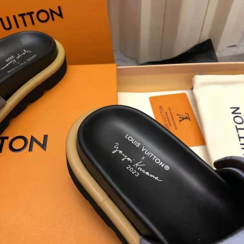 Trendsetting Louis Vuitton Slippers 32235