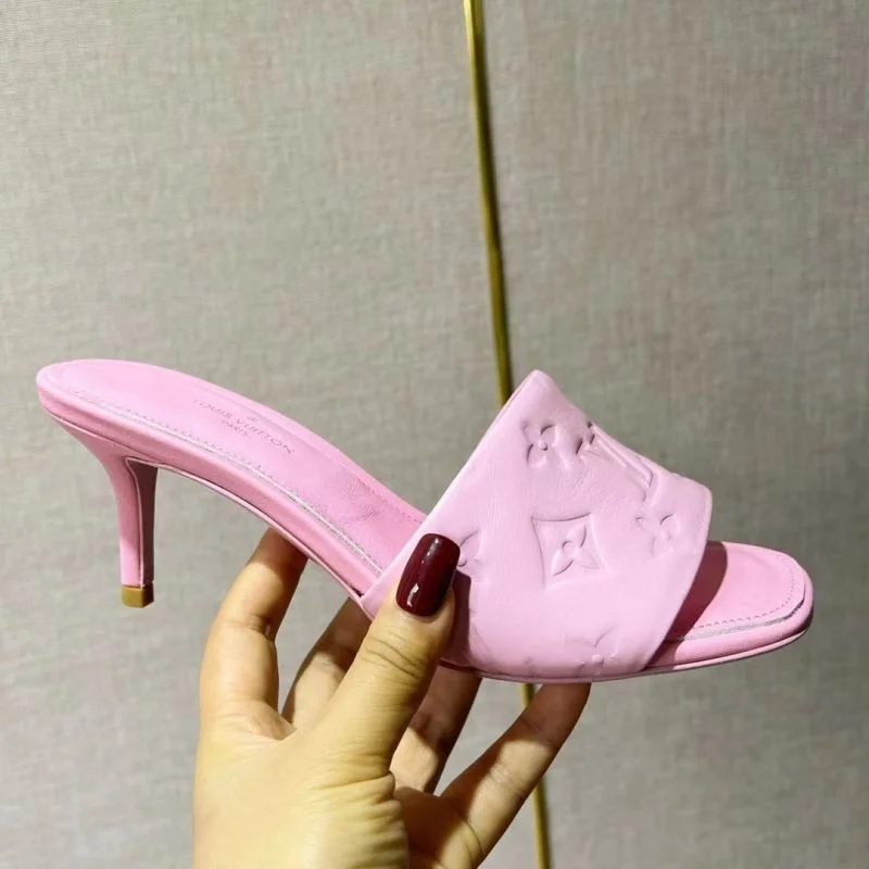 Louis Vuitton Slippers Sophisticated 32214