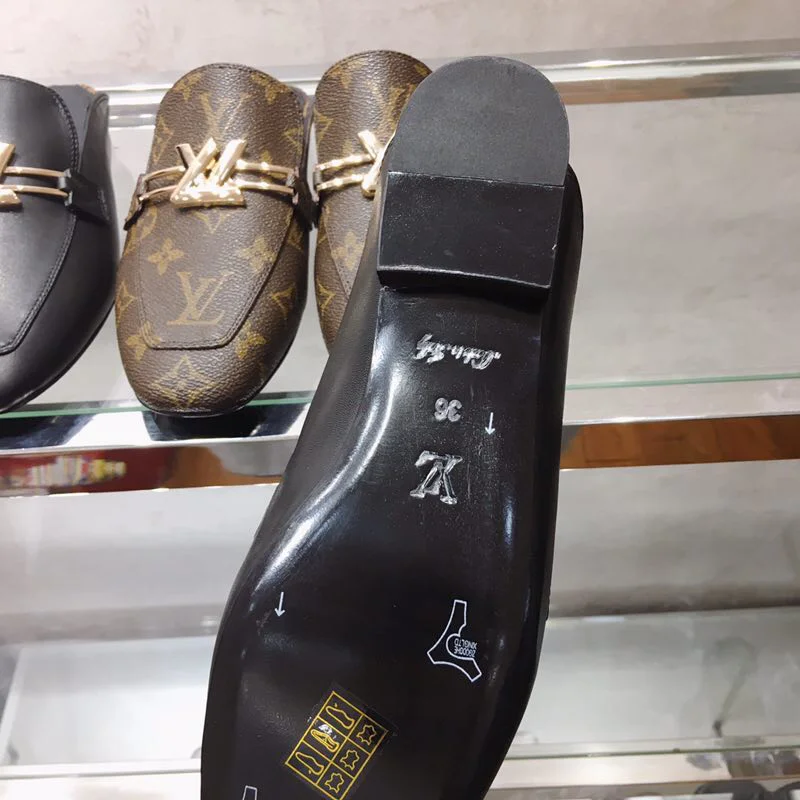 Louis Vuitton Slippers Snug 32213