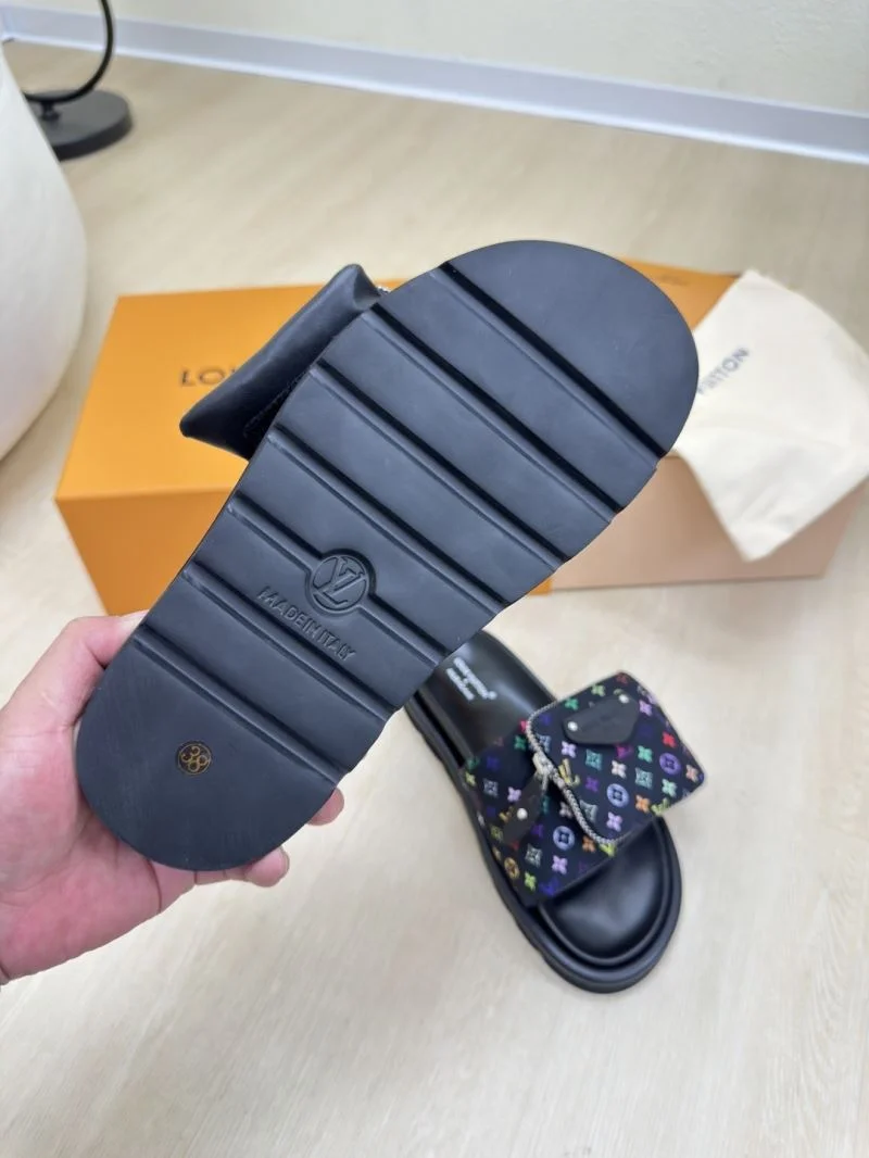 Lightweight Louis Vuitton Slippers 32184