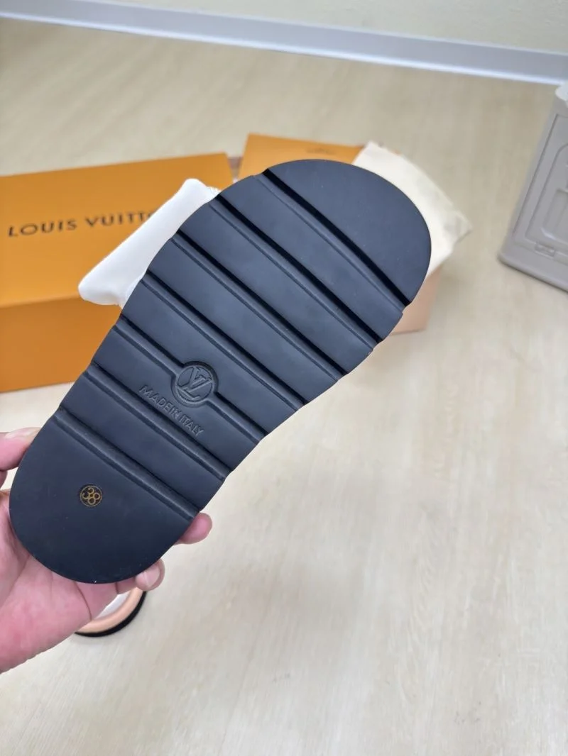Louis Vuitton Slippers Refined 32198