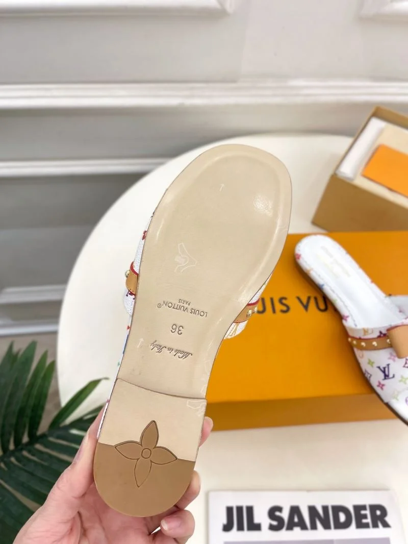 Functional Louis Vuitton Slippers 32193
