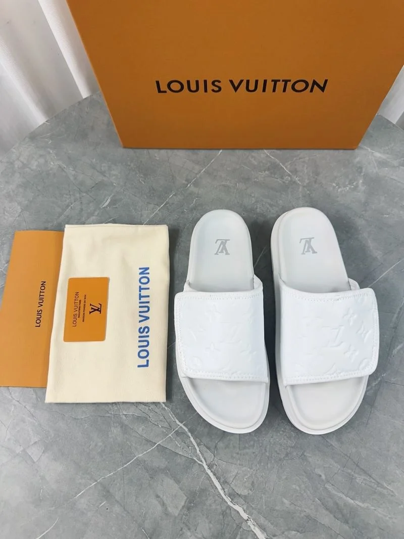 Cozy Louis Vuitton Slippers 32179